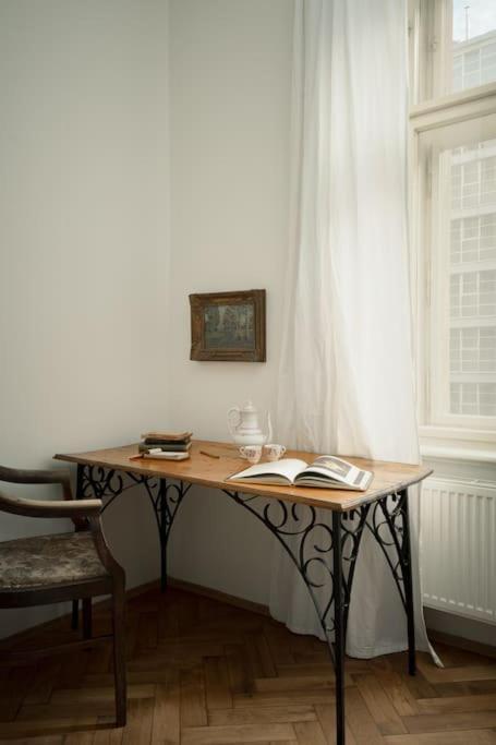 Apartmán Artisan & Old-timey 2 Bedrooms Praha